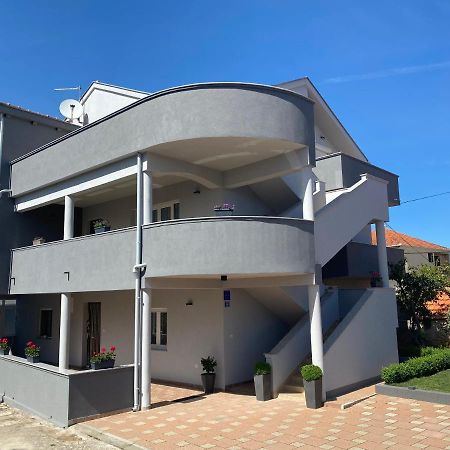 Apartments Nada Sukošan エクステリア 写真