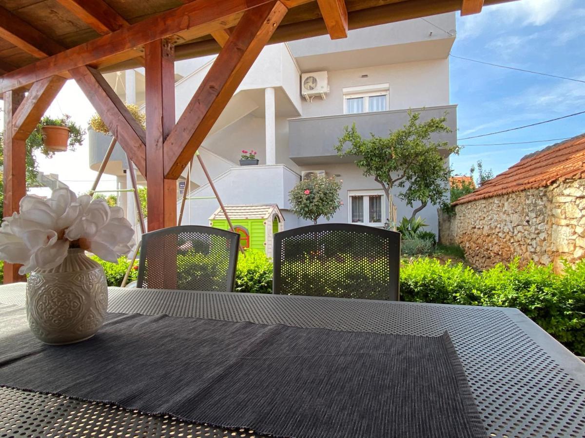 Apartments Nada Sukošan エクステリア 写真