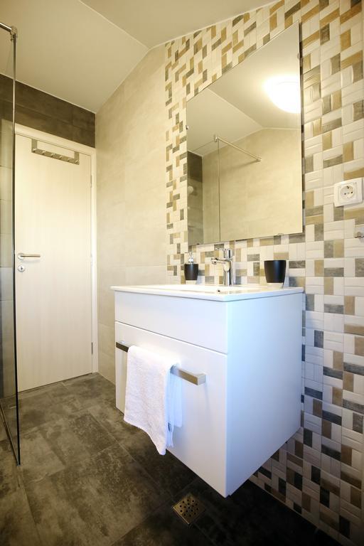 Apartments Nada Sukošan エクステリア 写真